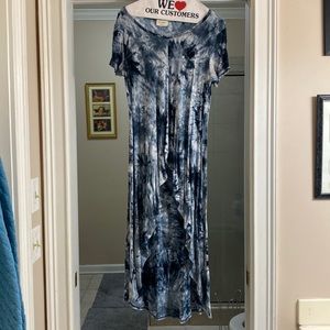 Tie-dye blue top; cute with shorts or leggings